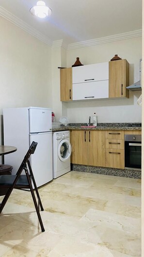 Basic Apartment | Private kitchen