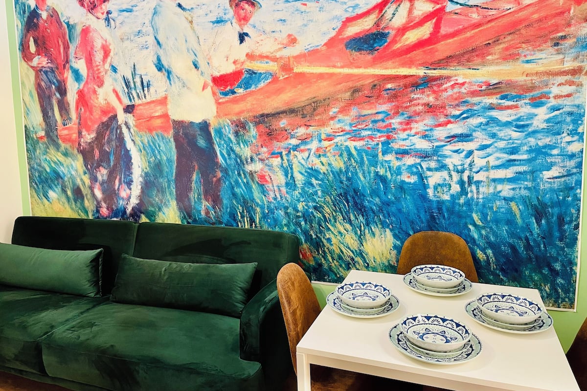Appartement Exclusif | Coin séjour | TV connectée de 40 pouces avec chaßnes numériques, télévision