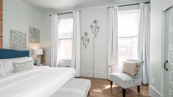 1 bedroom, desk, iron/ironing board, WiFi