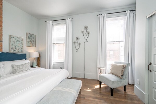 1 bedroom, desk, iron/ironing board, WiFi