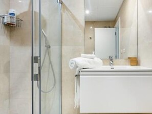 Hair dryer, towels - Scandinavian Style Luxury Apartment 50m from the Beach in Marbella (Marbella)