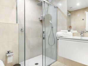 Hair dryer, towels - Scandinavian Style Luxury Apartment 50m from the Beach in Marbella (Marbella)