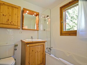 Towels - Ski-in/Ski-out Apartment with Terrace, 4 Bedrooms, Concierge, and WiFi in Les Belleville (Les Menuires)