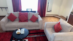 Suite Premium | 1 dormitorio, ropa de cama de alta calidad, caja fuerte y escritorio