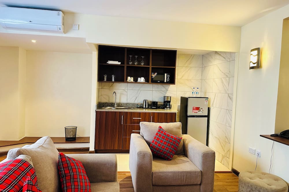 The Crossroads Hotel Westlands