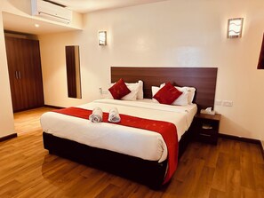 Literie de qualité supérieure, coffres-forts dans les chambres, bureau