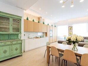 Dining - Charming 6-Bedroom House with Terraces in the Heart of Historic Seville (Sevilla)