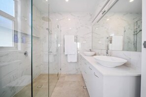 Bathtub