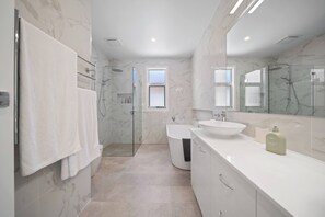 Bathtub