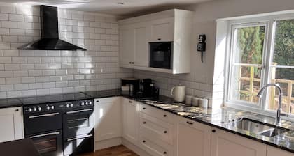 Boutique, 4 bedroom detached house