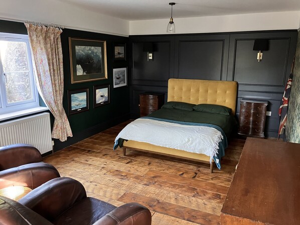 4 bedrooms, travel cot, free WiFi, bed sheets