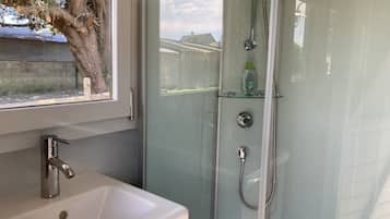 Bruser, gratis toiletartikler, håndklæder, Toiletpapir