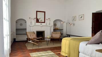 Suite | 1 bedroom, Egyptian cotton sheets, premium bedding, in-room safe