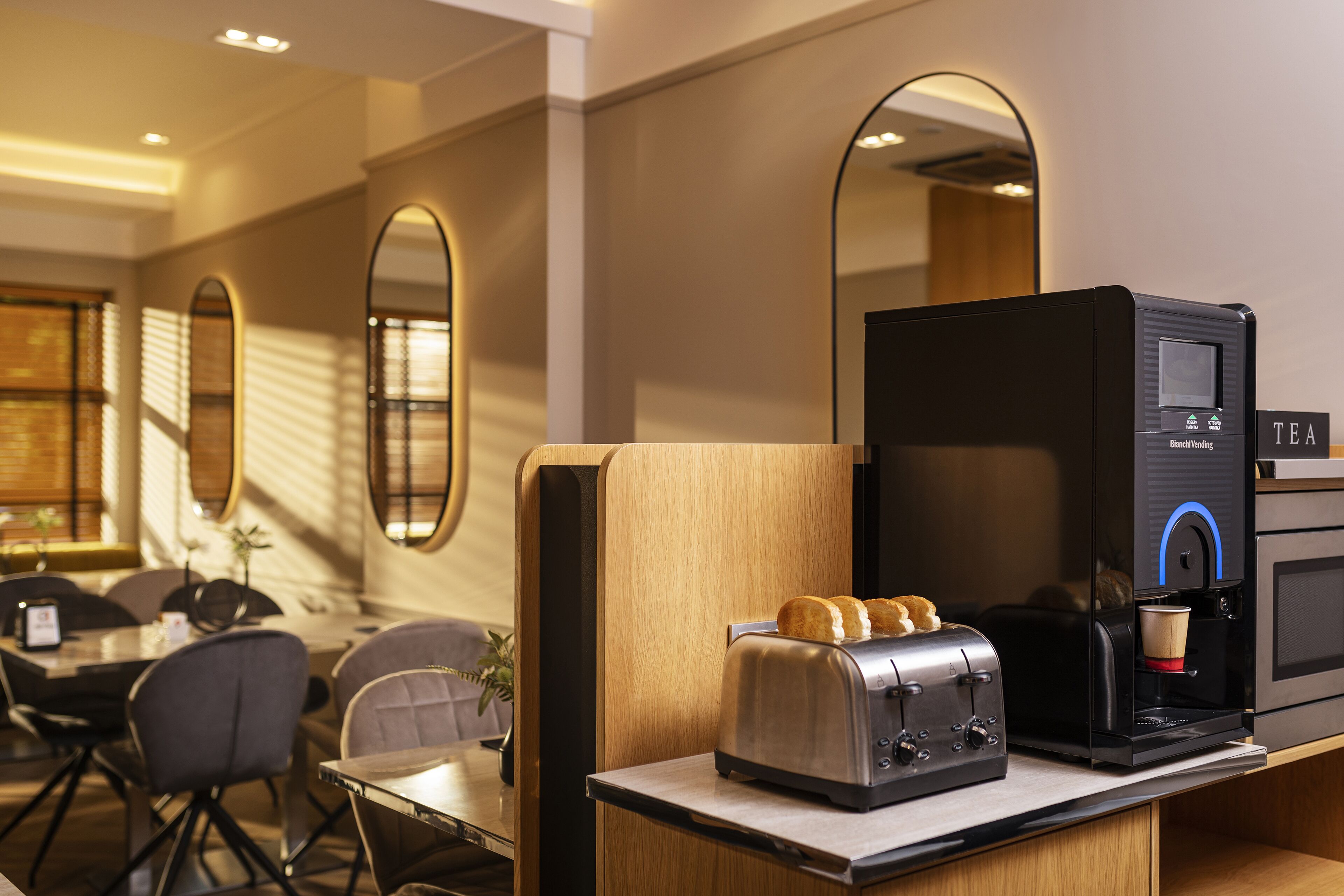 Se ofrece un desayuno bufé (10.22 EUR por persona)