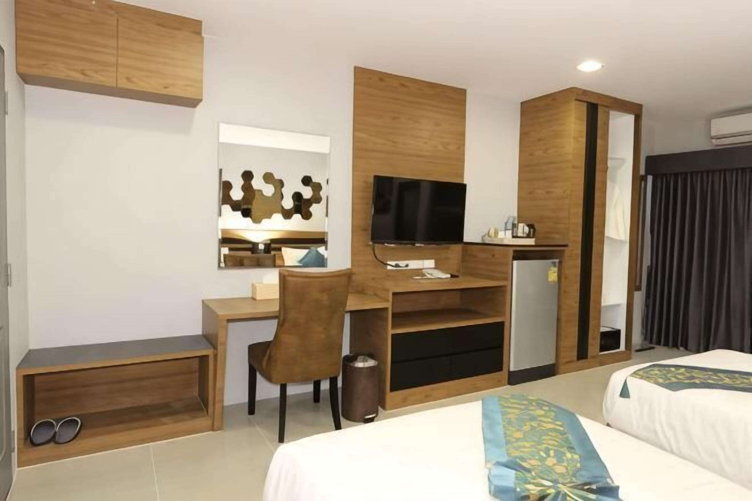 ตู้นิรภัยในห้องพัก, โต๊ะทำงาน, ผ้าม่านกันแสง, Wi-Fi ฟรี