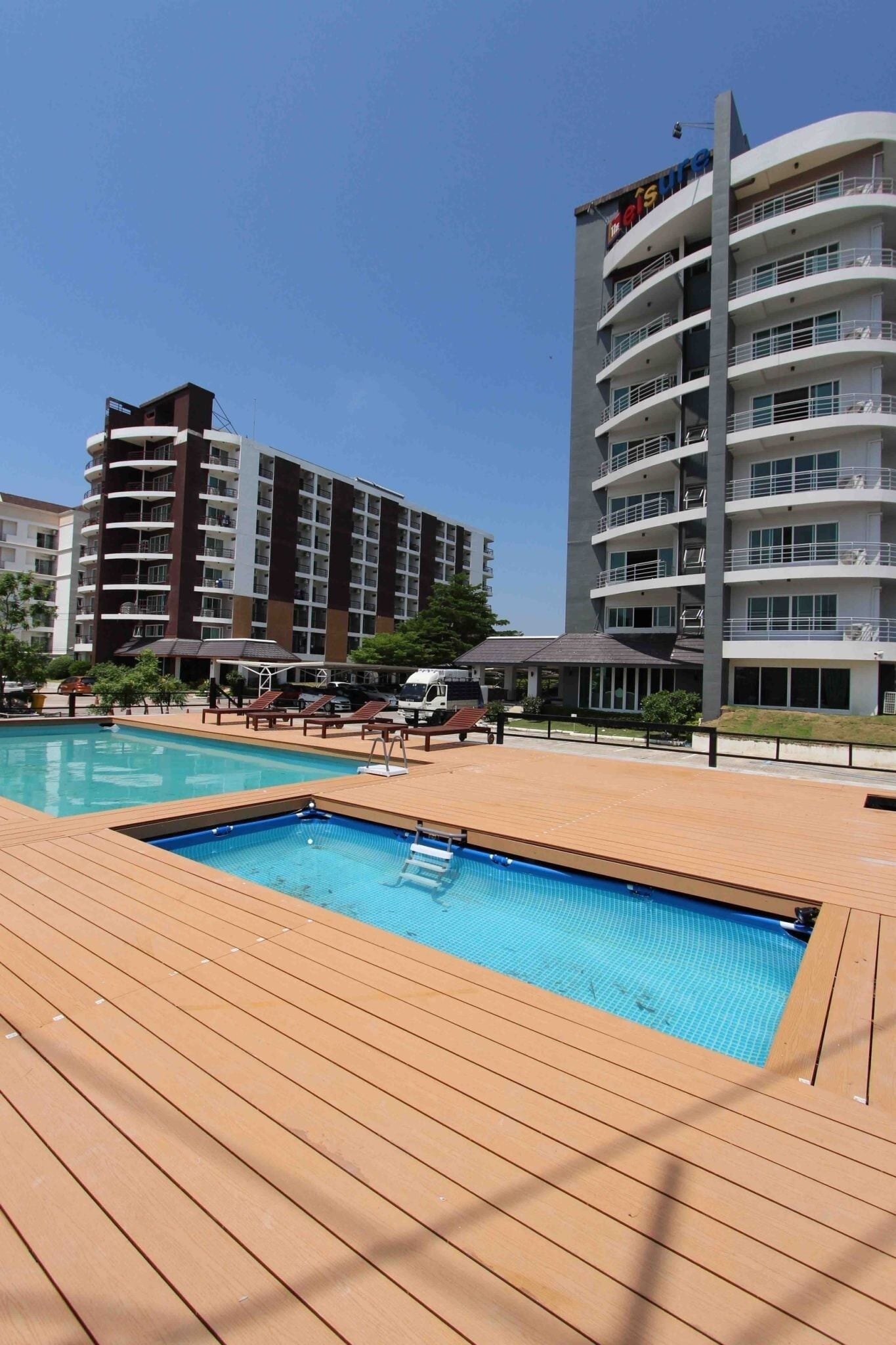 حمام سباحة داخلي/خارجي