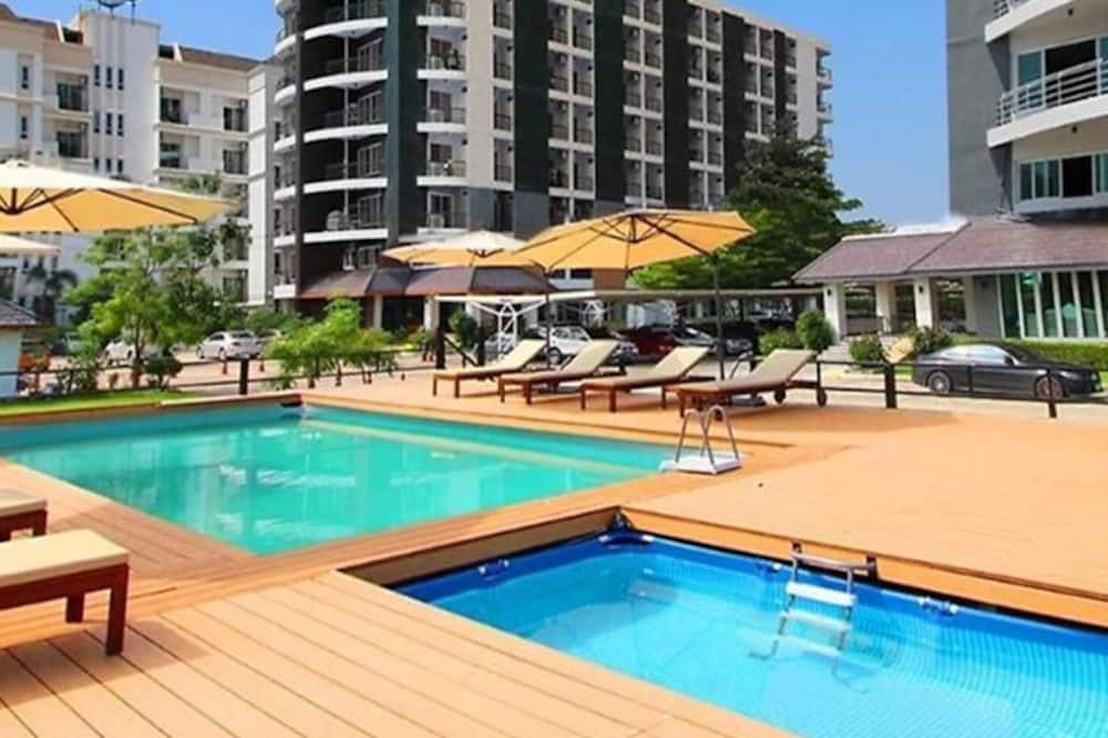 The Leisure Hotel