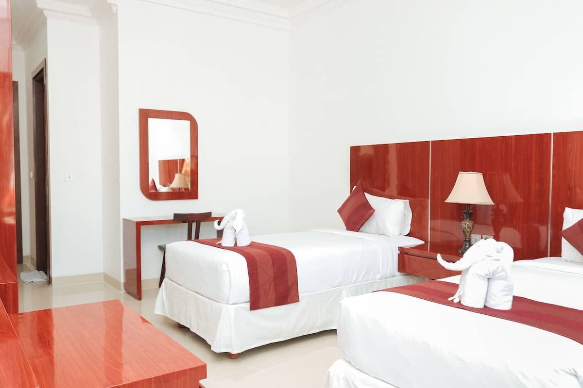 Egyptian cotton sheets, premium bedding, minibar, in-room safe