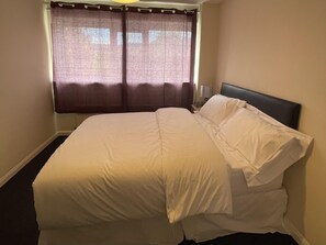 House, Multiple Beds | 4 bedrooms, iron/ironing board, free WiFi, bed sheets - Enjoy Lovely 4 bed Apartment With Garden (London)