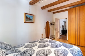 1 chambre, fer et planche Ă repasser, Wi-Fi, draps fournis