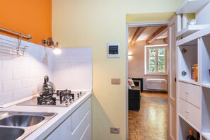 Réfrigérateur, four, plaque de cuisson, lave-vaisselle