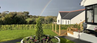 Beautiful 3-bed House in Sunny Killough Down