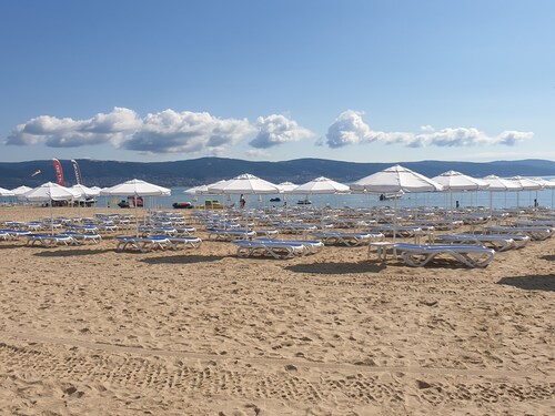 Vacation apartment with 2 bedrooms (5 beds), 1 living room with kitchenette