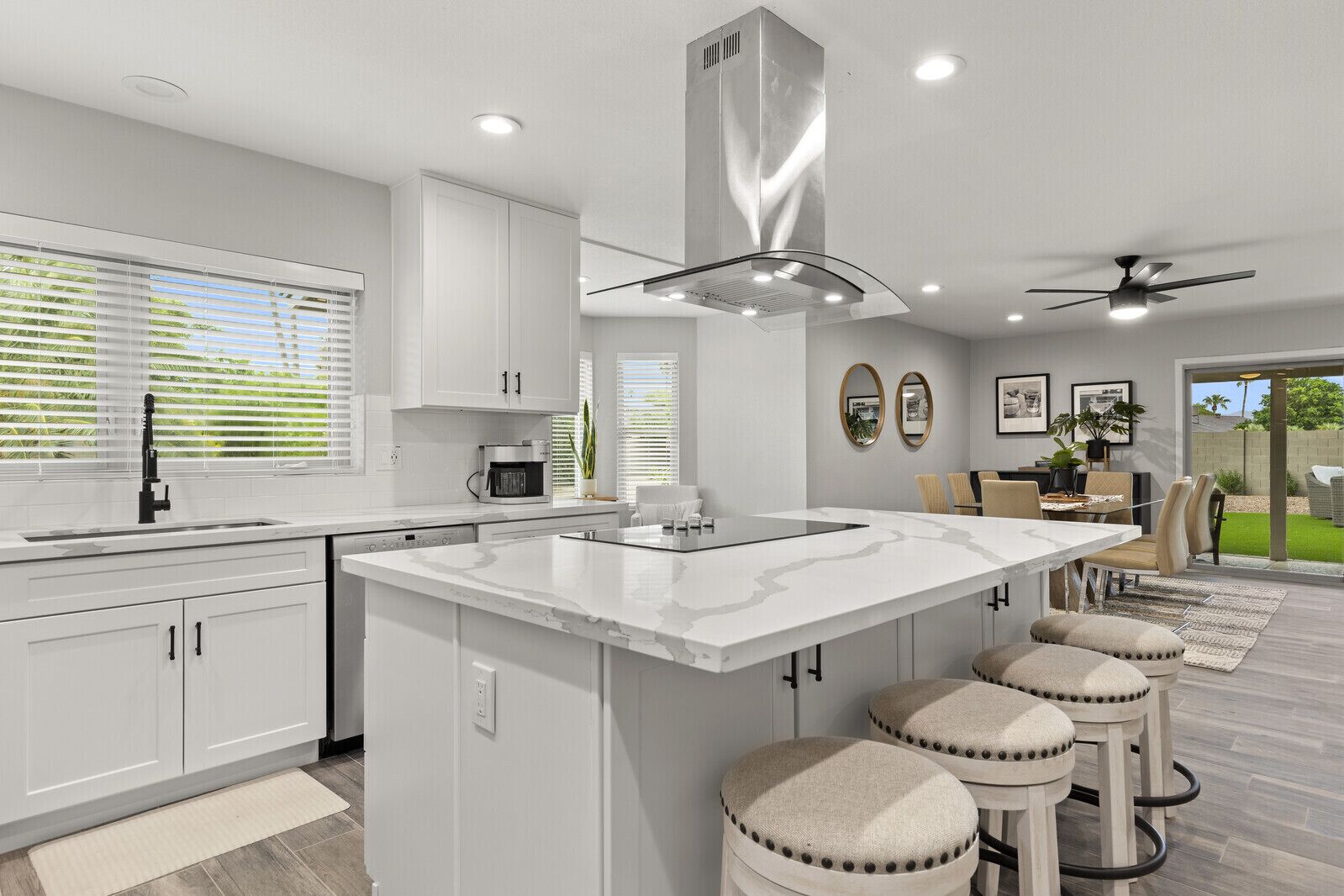 雪櫃、微波爐、焗爐、爐具