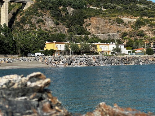 Seaside Villa with private garden