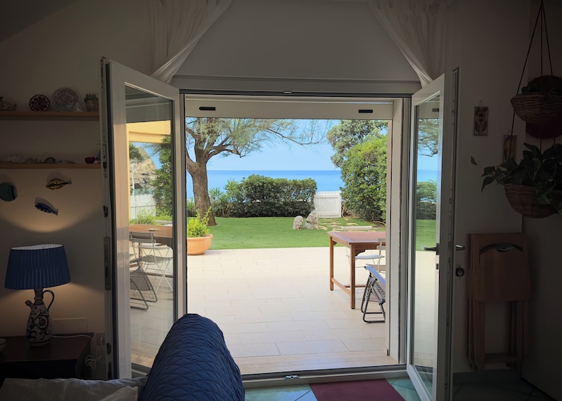 Seaside Villa With Private Garden - Bonifati