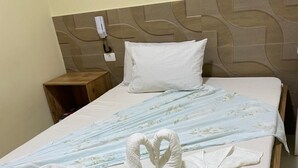 واي فاي مجانًا وملاءات أسرّة