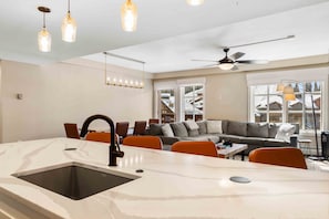 Interior - RARE Three Bedroom Lovely Passage Point Condo!! (Copper Mountain)