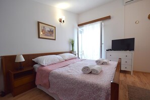 1 bedroom, WiFi - Studio with balcony and pool (Malinska)