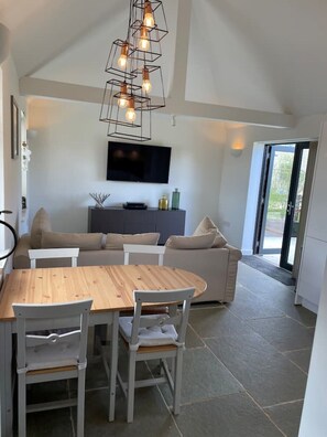 Interior - Stunning 2 Bed High Spec Country Cottage - v quiet (West Knoyle)