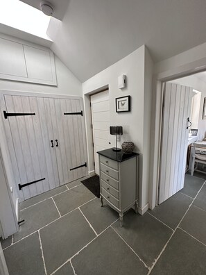 Interior - Stunning 2 Bed High Spec Country Cottage - v quiet (West Knoyle)