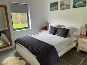 2 Schlafzimmer, Bügeleisen/Bügelbrett, Reisekinderbett, kostenloses WLAN