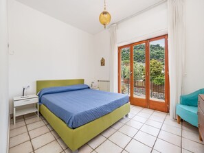 City Apartment | 2 bedrooms, iron/ironing board, free WiFi, bed sheets - Marea Suite (Sorrento)