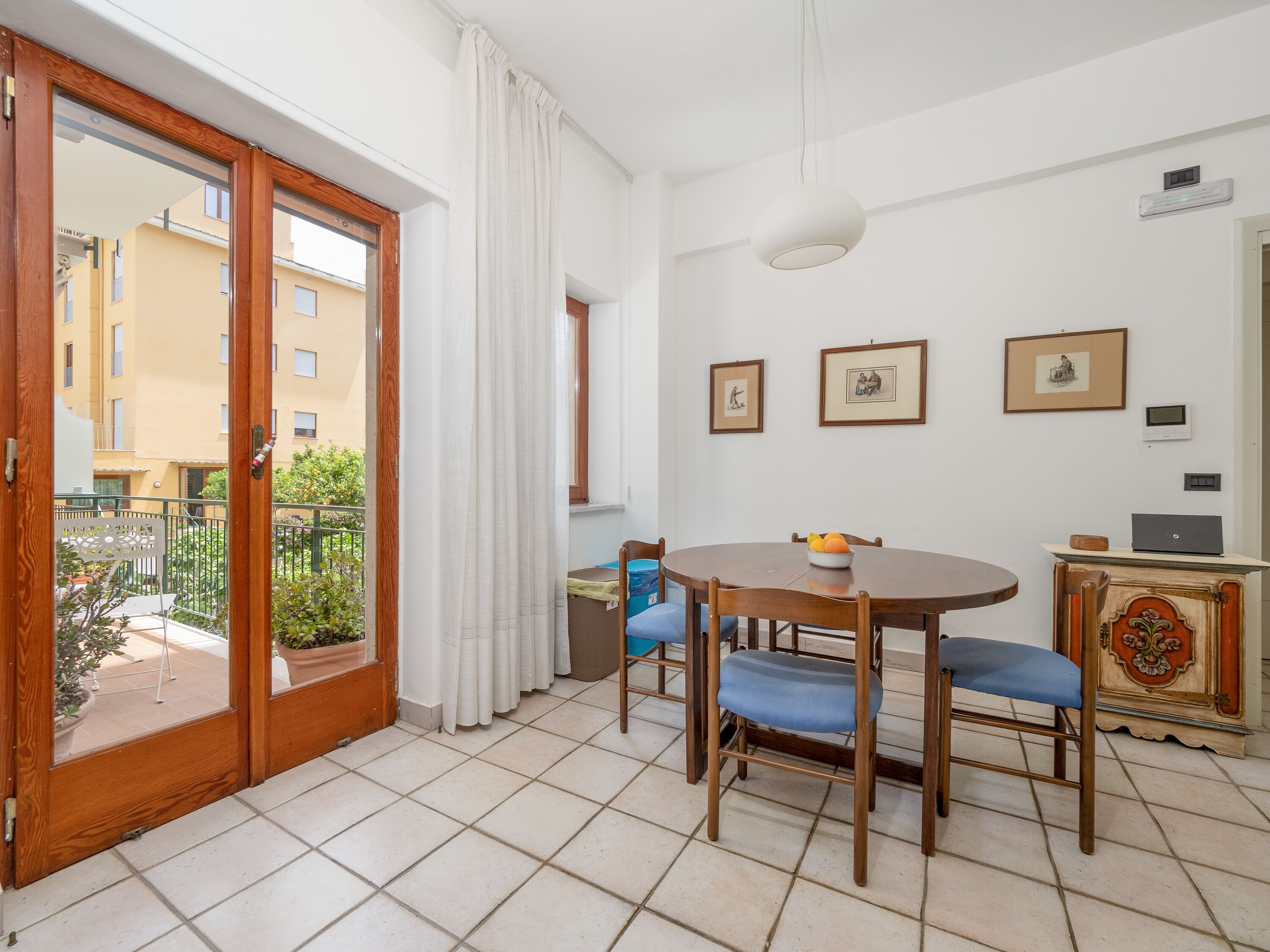 City Apartment | Dining room