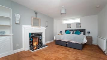 2 عدّة غرف نوم وملاءات أسرّة