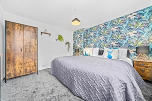 2 bedrooms, bed sheets