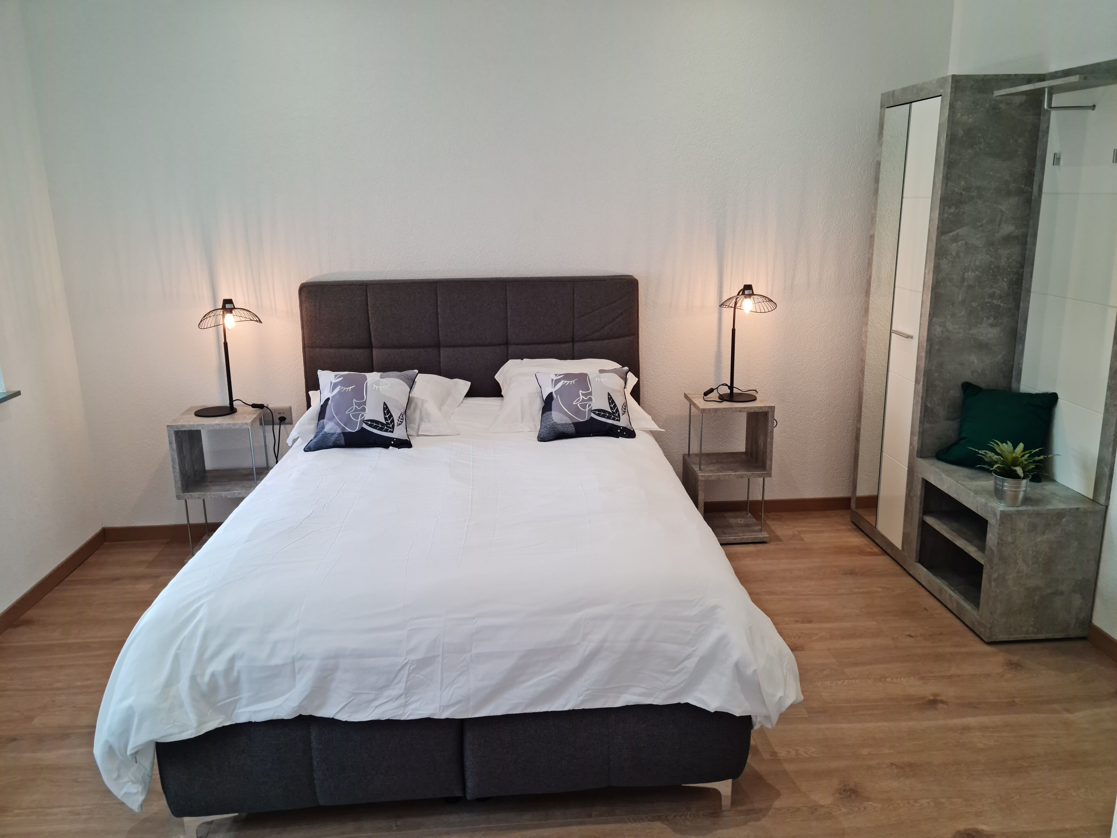 Classic Room | Premium bedding, down comforters, minibar, in-room safe