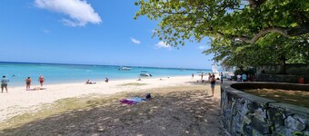 Villa with pool 5 minutes from the beach!