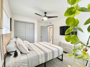 3 Schlafzimmer, Schreibtisch, Bügeleisen/Bügelbrett, kostenloses WLAN