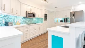 House, Multiple Beds, Pool Access, Pool View | Private kitchen | Fridge, microwave, oven, stovetop