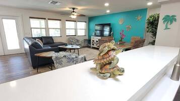 House, Multiple Beds, Pool Access, Pool View | Living area | 40-inch TV with cable channels