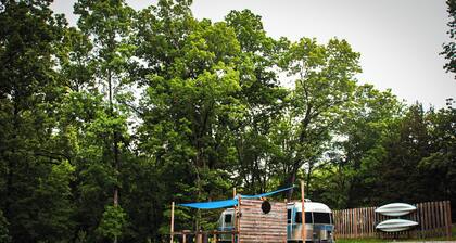 Escape to Nature: Lake of Egypt Airstream Stay with Hiking and Wineries Nearby