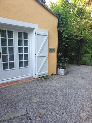 Exterior detail - Charment Appartement rdc Climatise (Arjeles sur mer)