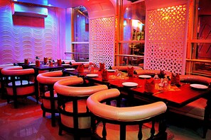 Dining - Hotel Centre Point (Dharamshala)