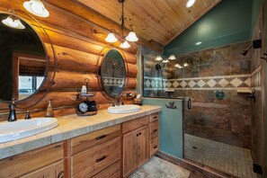 Bathroom - Write your next chapter at Story Lodge! (Whittier)