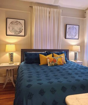 2 habitaciones, escritorio, tabla de planchar con plancha y wifi gratis 